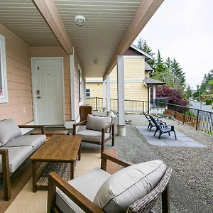 cozy-renovated-oasis-w-private-terrace-parking.hotels-victoria.net/