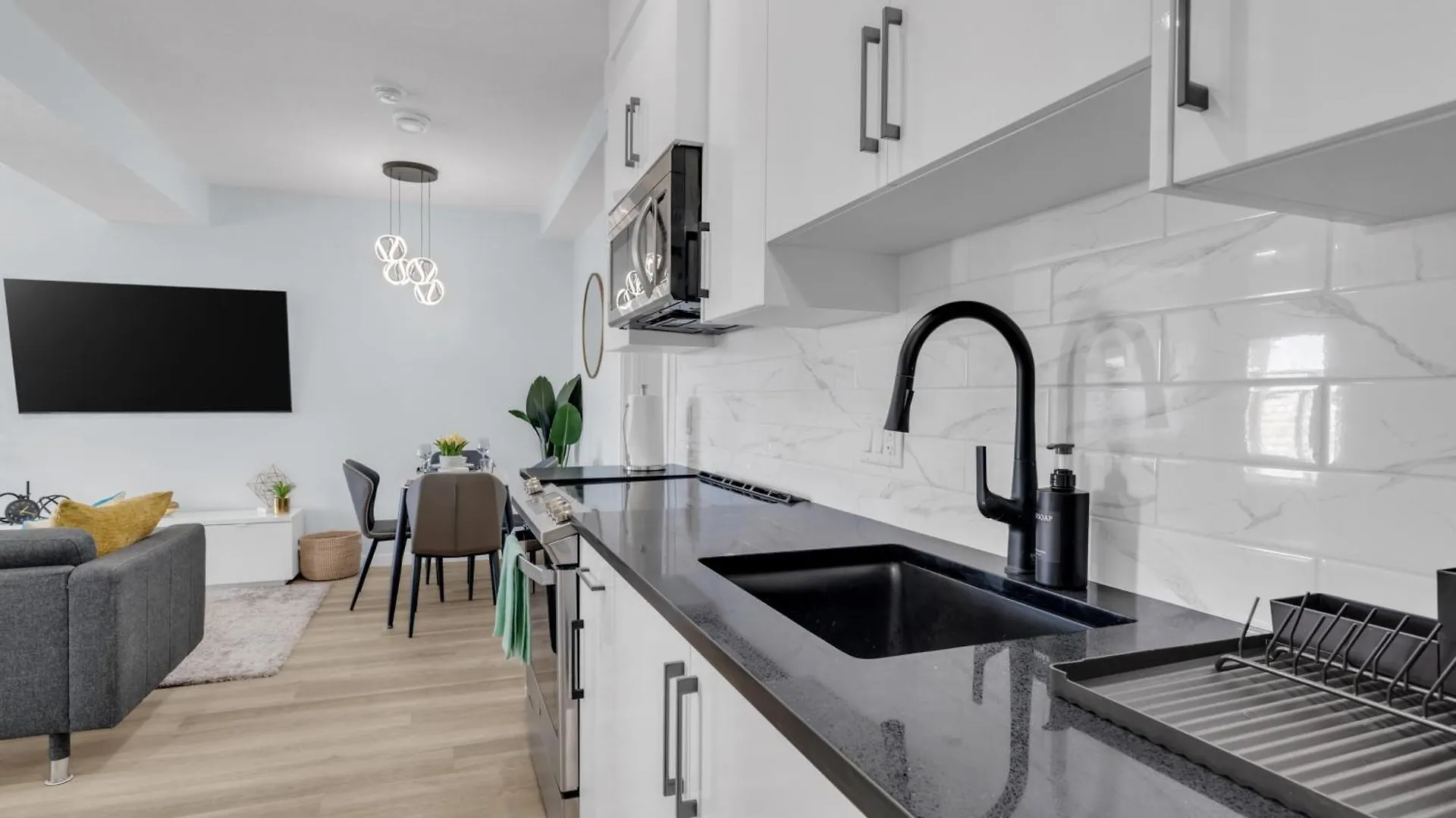 You Will Love This 2Br Guest Suite In Se Calgary 0*,